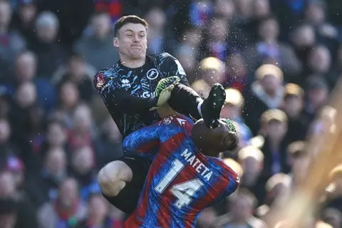 فانتازي يلا كورة.. قناص كريستال بالاس جاهز للعودة